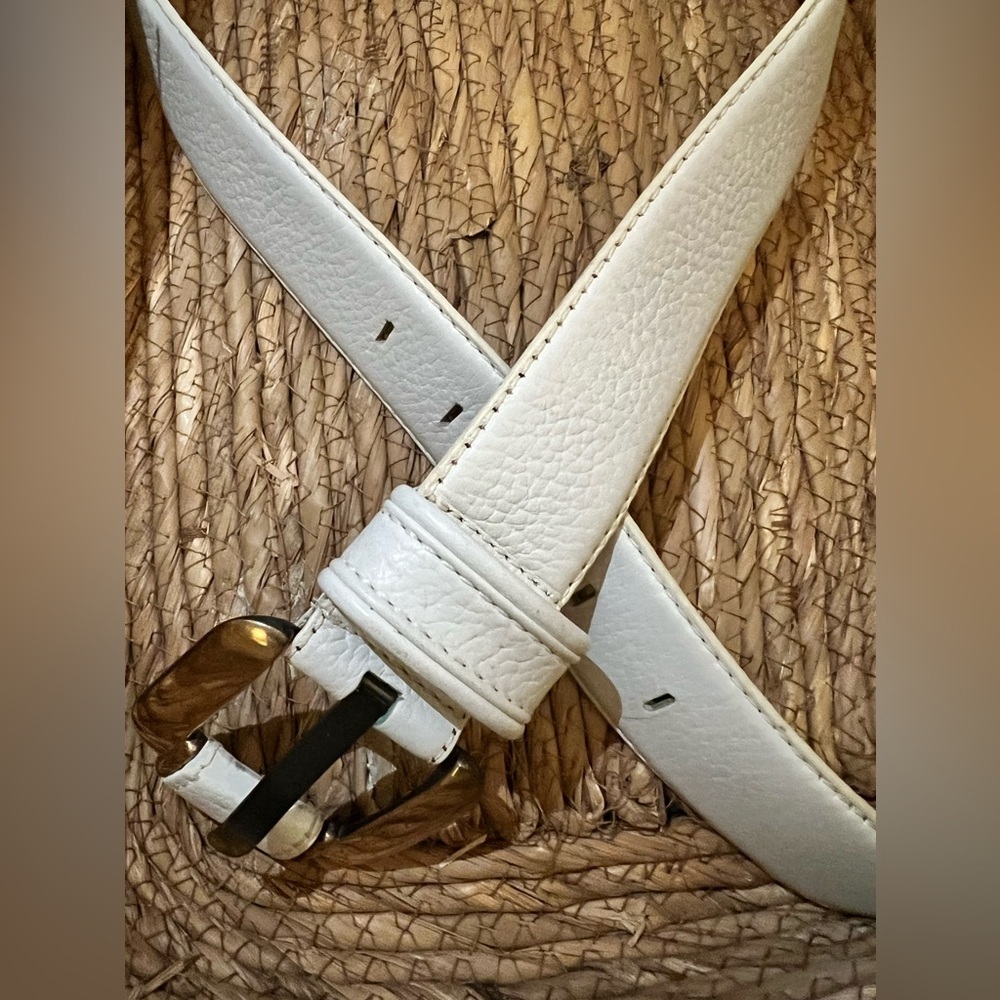 Vtg 90s WHITE BELT Liz Claiborne Leather 2.5” wide belt  Gold Buckle - Picture 4 of 5